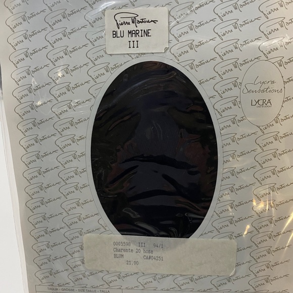 Brand new/never opened Pierre Mantoux Size III Blue Marine Hose - Picture 2 of 3